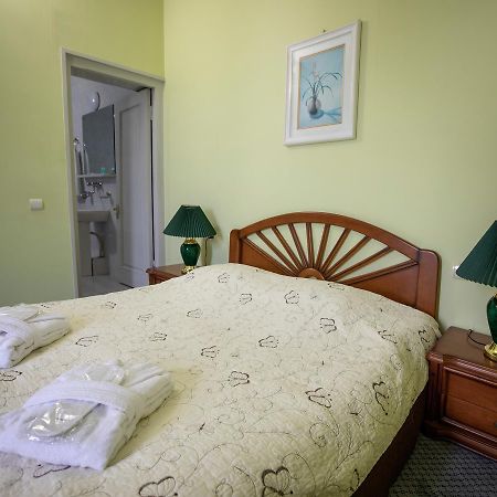 Leader Hotel Gori Bagian luar foto